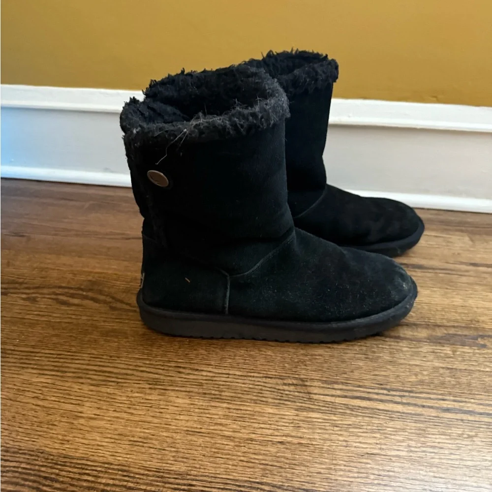Koolaburra Black Winter Boots - Picture 1 of 4